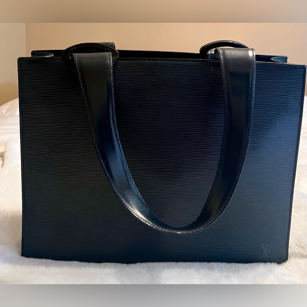 AUTHENTIC EPI LOUIS VUITTON BLACK TOTE